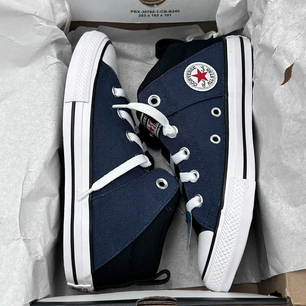 Converse Chuck Taylor All Star Youth Boy's Slip on Shoes Size 2 Navy Blue-Black